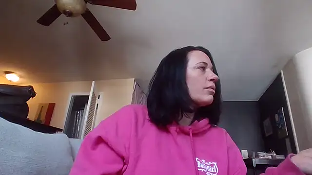 Snapshot of something_unholy chatting on 6, 4, 2026 something unholy online show from 6, 4, 2026