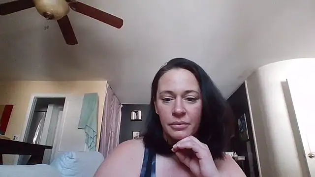 Snapshot of something_unholy chatting on 21, 4, 2026 something unholy online show from 21, 4, 2026