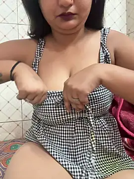 Snapshot of Curvy_Anaya chatting on 2, 5, 2026 Curvy Anaya online show from 2, 5, 2026