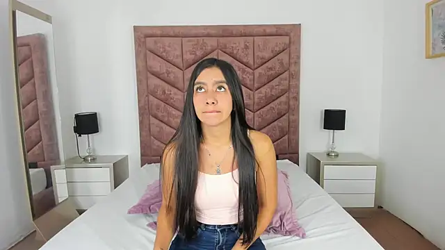 Zara Cardona online show from 12, 1, 2026