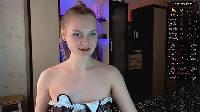 Snapshot of Chloe_muar chatting on 20, 4, 2026 Chloe muar online show from 20, 4, 2026