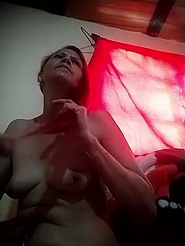 Snapshot of cintia_love chatting on 14, 1, 2026 cintia love online show from 14, 1, 2026