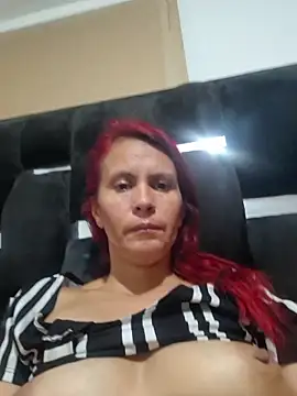 Snapshot of cintia_love chatting on 27, 5, 2026 cintia love online show from 27, 5, 2026