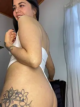 sophyy white online show from 18, 5, 2026