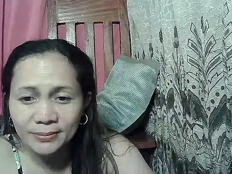 Snapshot of prettymomma24xx chatting on 14, 4, 2026 prettymomma24xx online show from 14, 4, 2026