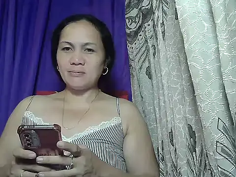 Snapshot of prettymomma24xx chatting on 19, 6, 2026 prettymomma24xx online show from 19, 6, 2026