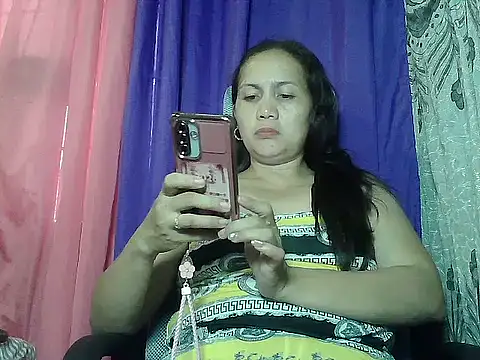 Snapshot of prettymomma24xx chatting on 2, 7, 2026 prettymomma24xx online show from 2, 7, 2026
