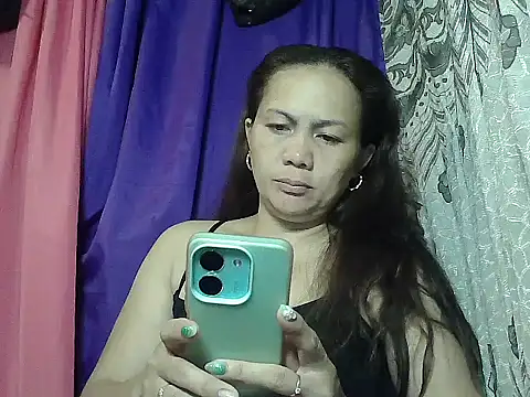 Snapshot of prettymomma24xx chatting on 2, 8, 2026 prettymomma24xx online show from 2, 8, 2026