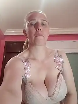 Snapshot of Adinashow12 chatting on 28, 3, 2026 Adinashow12 online show from 28, 3, 2026