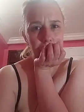 Snapshot of Adinashow12 chatting on 31, 3, 2026 Adinashow12 online show from 31, 3, 2026