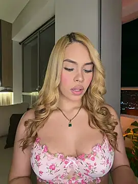 Snapshot of karymoron chatting on 14, 5, 2026 karymoron online show from 14, 5, 2026