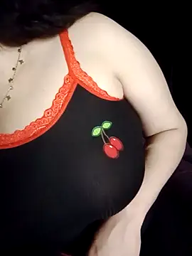 Snapshot of charmoutak_nada chatting on 18, 4, 2026 charmoutak nada online show from 18, 4, 2026