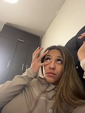 vicky bass  online show from 13, 2, 2026