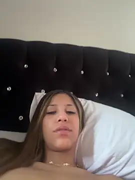 Snapshot of vicky_bass_ chatting on 7, 3, 2026 vicky bass online show from 7, 3, 2026