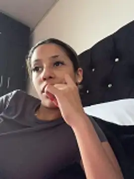 Snapshot of vicky_bass_ chatting on 9, 3, 2026 vicky bass online show from 9, 3, 2026