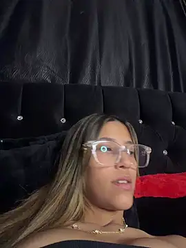 Snapshot of vicky_bass_ chatting on 17, 3, 2026 vicky bass online show from 17, 3, 2026