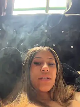 Snapshot of vicky_bass_ chatting on 4, 4, 2026 vicky bass online show from 4, 4, 2026