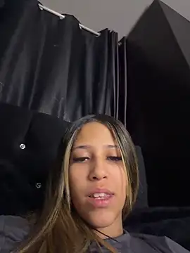 Snapshot of vicky_bass_ chatting on 11, 4, 2026 vicky bass online show from 11, 4, 2026