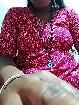 Snapshot of PRAPTITELUGU chatting on 5, 4, 2026 PRAPTITELUGU online show from 5, 4, 2026