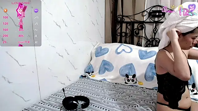 Snapshot of its_emerald chatting on 21, 4, 2026 its emerald online show from 21, 4, 2026