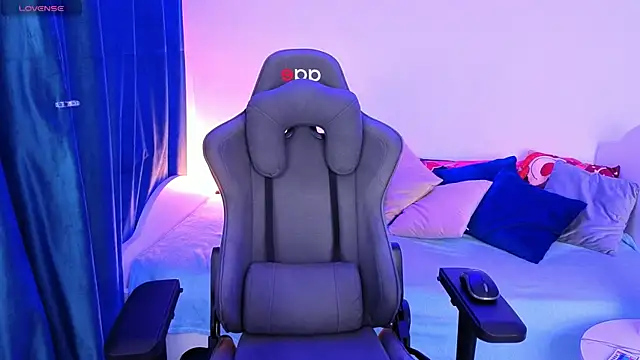 lucidangelok1 online show from 15, 4, 2026