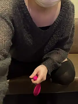 Snapshot of pon05240 chatting on 14, 4, 2026 pon05240 online show from 14, 4, 2026