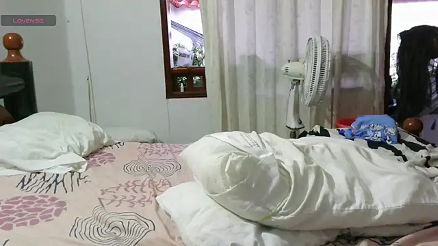 Snapshot of diosa_cristal_ chatting on 5, 4, 2026 diosa cristal online show from 5, 4, 2026