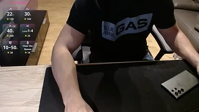 Snapshot of sensualman90 chatting on 19, 3, 2026 sensualman90 online show from 19, 3, 2026