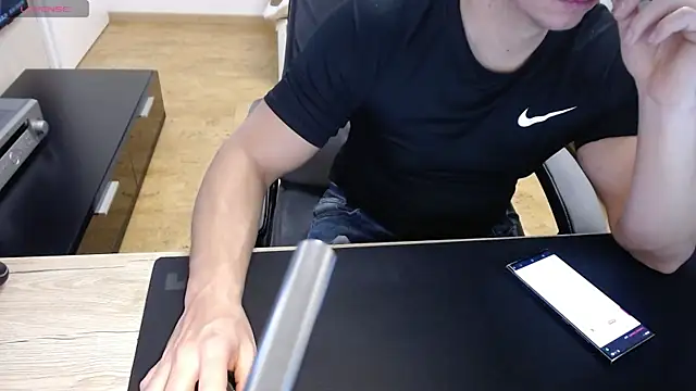 Snapshot of sensualman90 chatting on 17, 4, 2026 sensualman90 online show from 17, 4, 2026