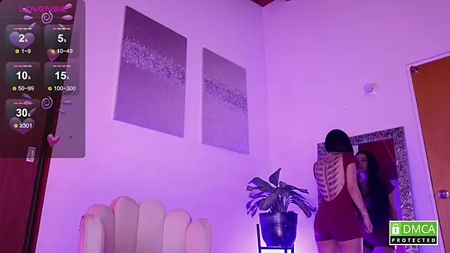 Snapshot of paula_t chatting on 18, 4, 2026 paula t online show from 18, 4, 2026