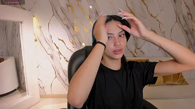 KayraLanne online show from 2, 2, 2026