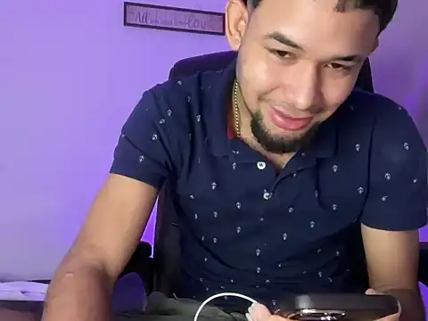 Snapshot of enyel_100 chatting on 19, 2, 2026 enyel 100 online show from 19, 2, 2026