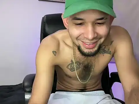 Snapshot of enyel_100 chatting on 1, 3, 2026 enyel 100 online show from 1, 3, 2026