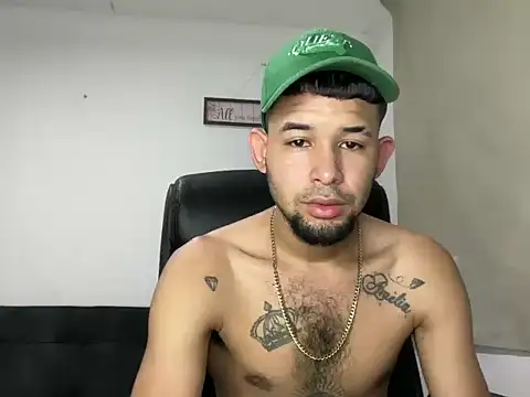 Snapshot of enyel_100 chatting on 2, 3, 2026 enyel 100 online show from 2, 3, 2026