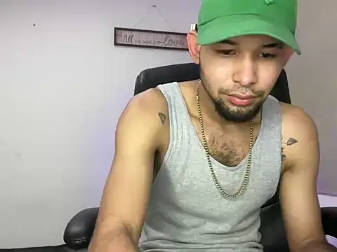 Snapshot of enyel_100 chatting on 4, 3, 2026 enyel 100 online show from 4, 3, 2026