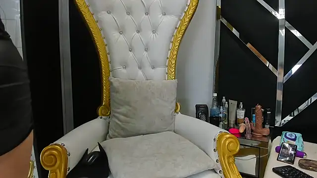 LauraScarlet online show from 9, 3, 2026