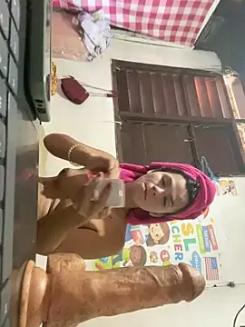 Snapshot of HugeNipsRosalinda chatting on 12, 4, 2026 HugeNipsRosalinda online show from 12, 4, 2026