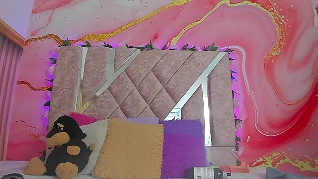 emily velvet   online show from 16, 2, 2026