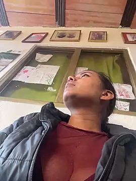 cinthia2011 online show from 5, 2, 2026