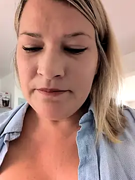 Snapshot of Pxetiteblonde1 chatting on 15, 7, 2026 Pxetiteblonde1 online show from 15, 7, 2026