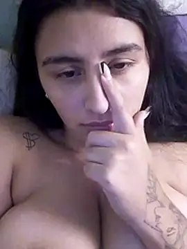 Snapshot of Tiffany06 chatting on 4, 4, 2026 Tiffany06 online show from 4, 4, 2026