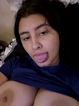 Snapshot of Tiffany06 chatting on 8, 4, 2026 Tiffany06 online show from 8, 4, 2026