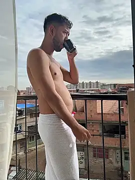 Snapshot of liam_bronw chatting on 2, 2, 2026 liam bronw online show from 2, 2, 2026