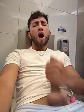 Snapshot of liam_bronw chatting on 13, 4, 2026 liam bronw online show from 13, 4, 2026