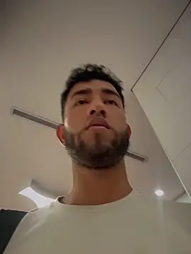 Snapshot of liam_bronw chatting on 14, 4, 2026 liam bronw online show from 14, 4, 2026