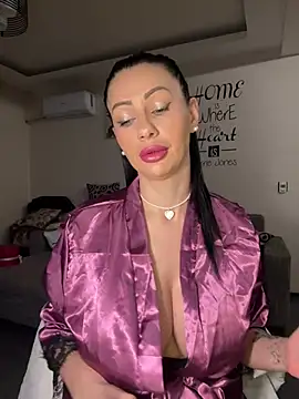 IRISWHITE17 online show from 10, 2, 2026