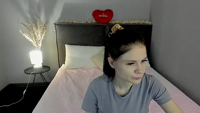 Snapshot of SkinyJoys chatting on 24, 2, 2026 SkinyJoys online show from 24, 2, 2026