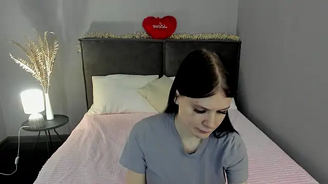 Snapshot of SkinyJoys chatting on 27, 2, 2026 SkinyJoys online show from 27, 2, 2026