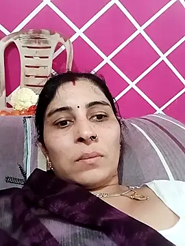 Snapshot of Hot_ree85 chatting on 2, 3, 2026 Hot ree85 online show from 2, 3, 2026