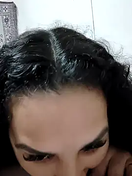 Larissinha015 online show from 12, 1, 2026